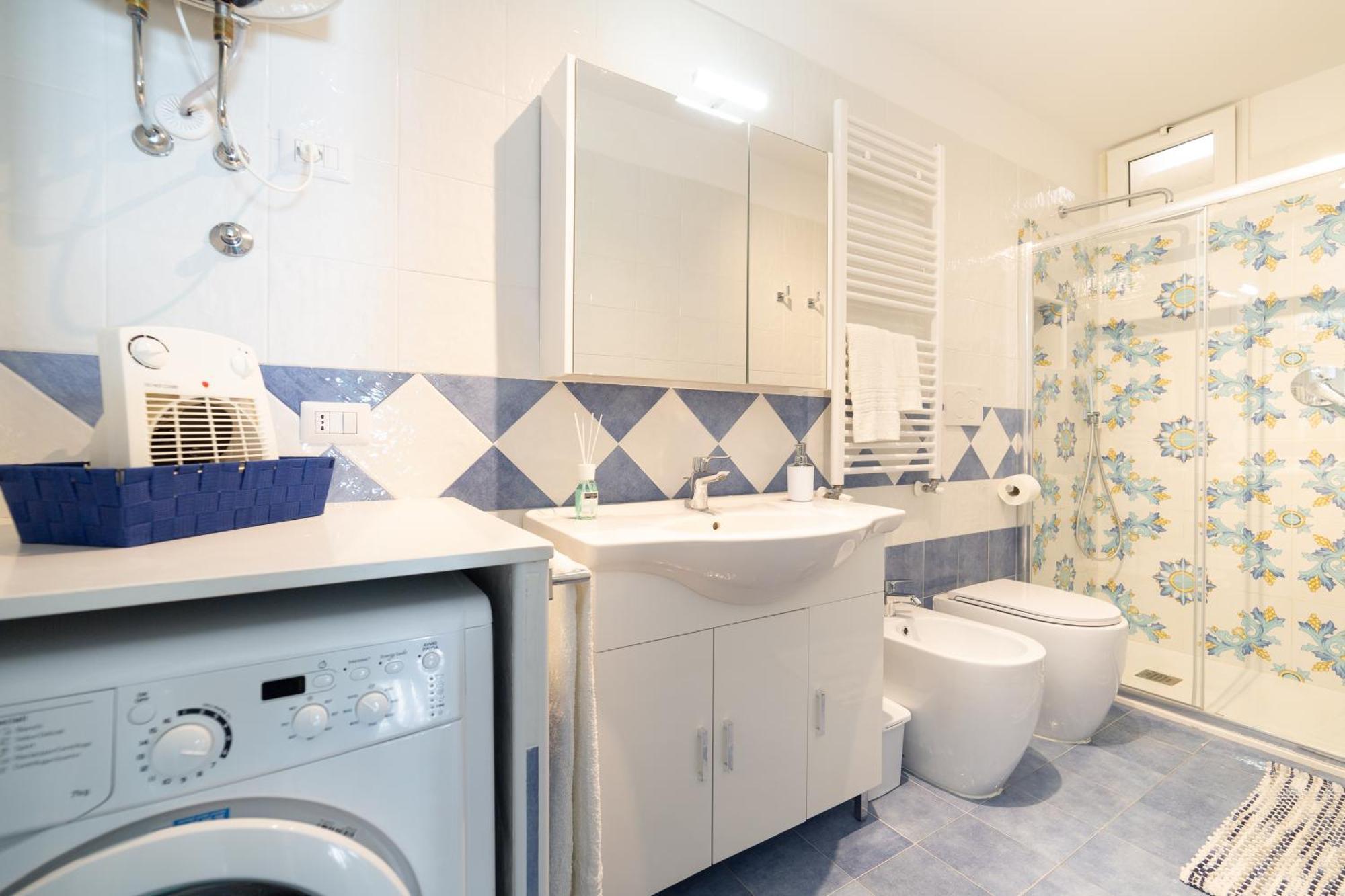 Maiori A Due Passi Dal Mare Apartment Luaran gambar